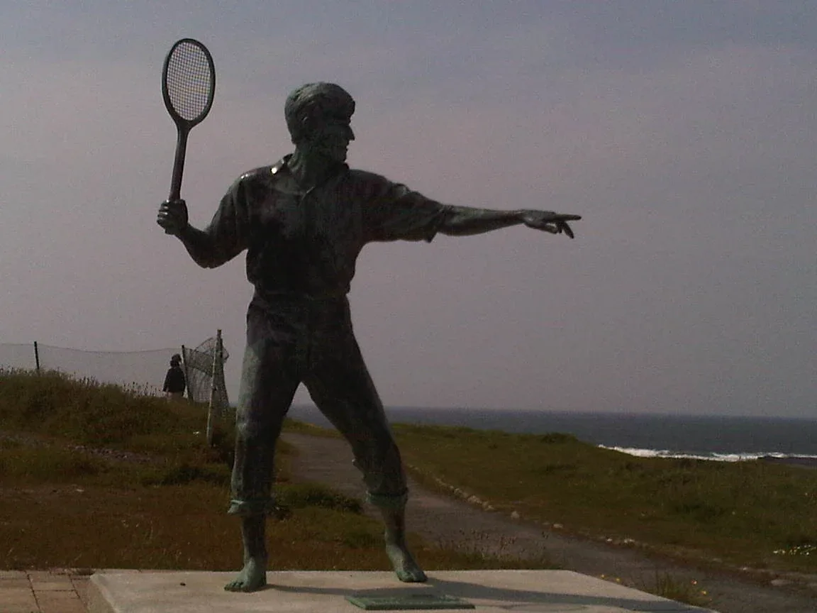 Uma estátua na costa oeste da Irlanda, Maio de 2009