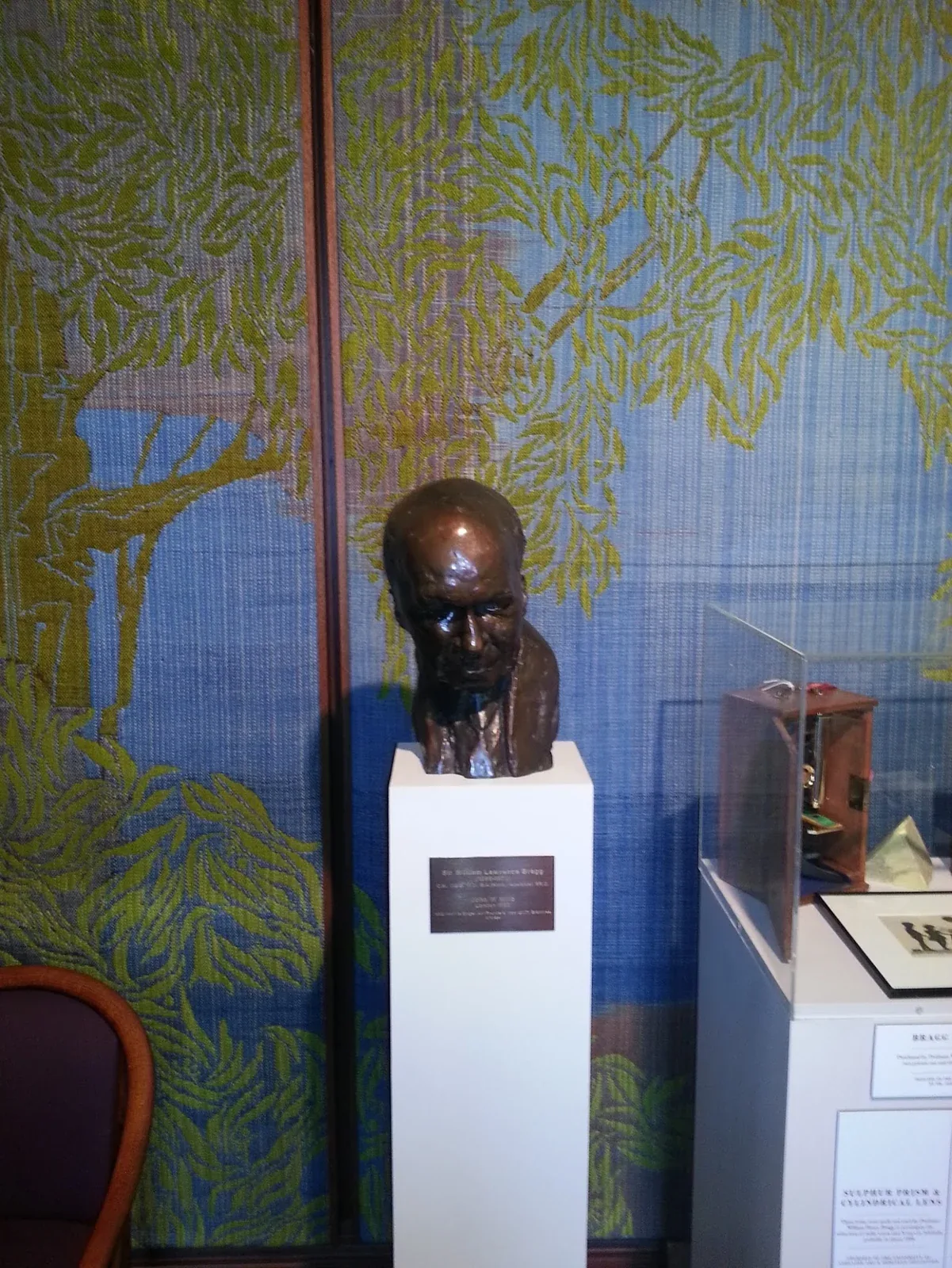 Um busto de Sir William Lawrence Bragg, Adelaide, Dezembro de 2012