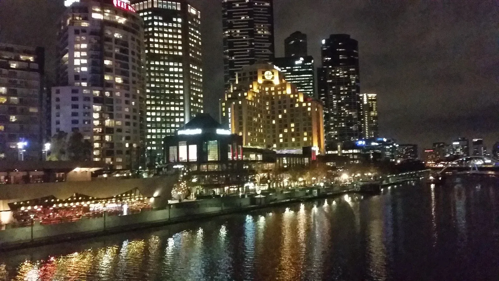 O Yarra à noite, Melbourne, Maio de 2015